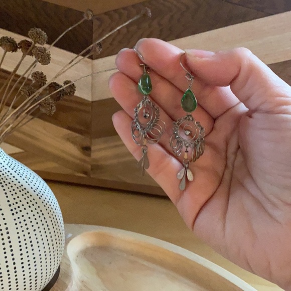 Light green glass bead earring Made in India - Picture 6 of 6